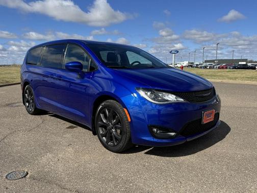 2020 Chrysler Pacifica Touring
