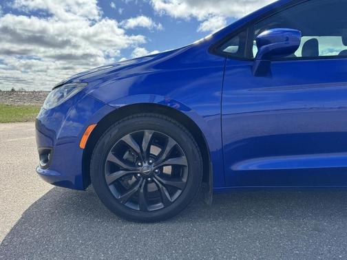 2020 Chrysler Pacifica Touring