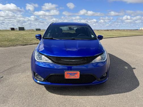 2020 Chrysler Pacifica Touring
