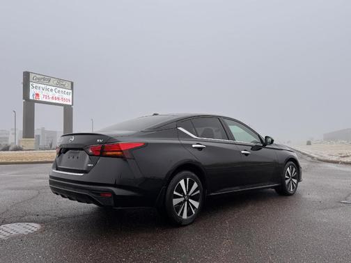 2022 Nissan Altima 2.5 SV