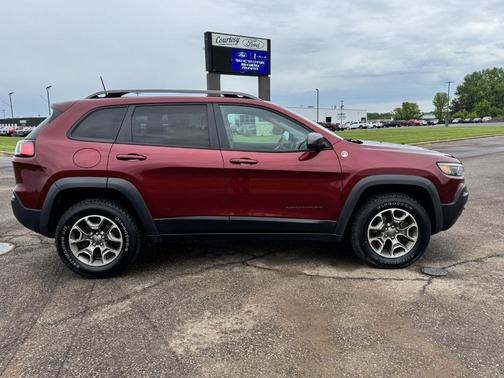 2020 Jeep Cherokee Trailhawk