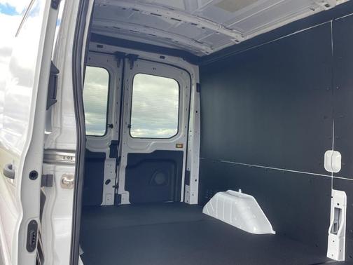 2025 Ford Transit-350 148 WB Medium Roof Cargo