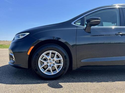 2022 Chrysler Pacifica Touring-L