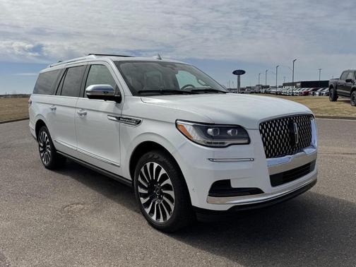 2022 Lincoln Navigator L Black Label