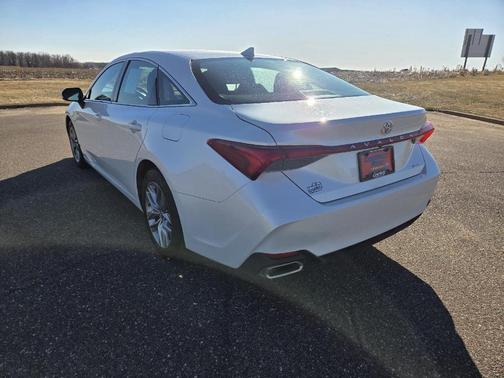 2022 Toyota Avalon XLE