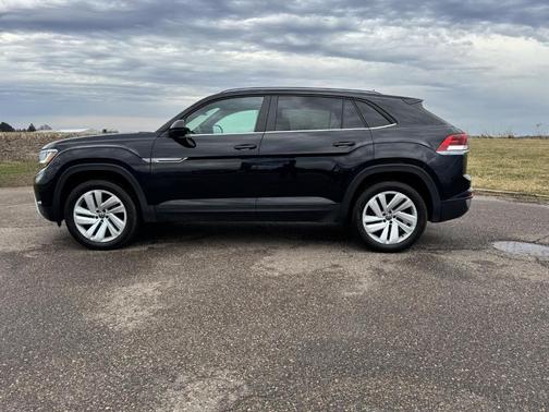 2022 Volkswagen Atlas Cross Sport 3.6L V6 SE w/Technology