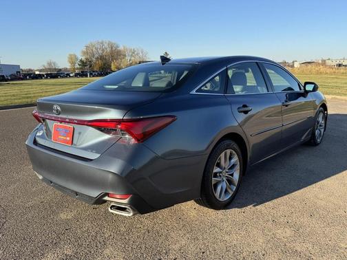 2022 Toyota Avalon XLE
