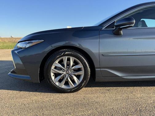 2022 Toyota Avalon XLE