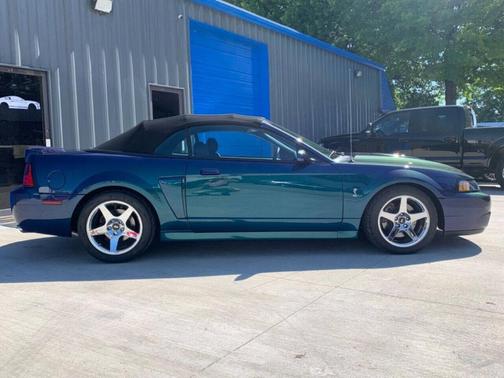 2004 Ford Mustang SVT Cobra
