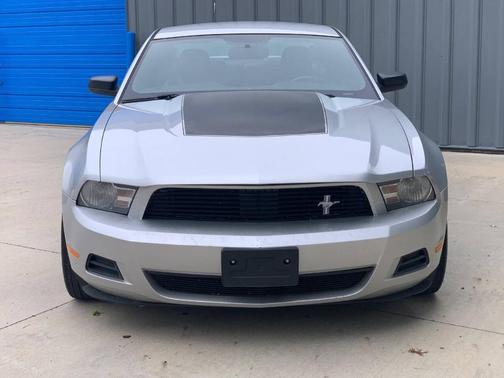2010 Ford Mustang V6