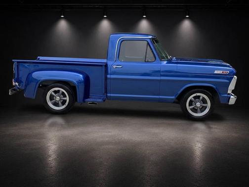 Blue 1967 Ford F100 STEPSIDE