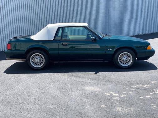 1990 Ford Mustang LX 5.0L Sport