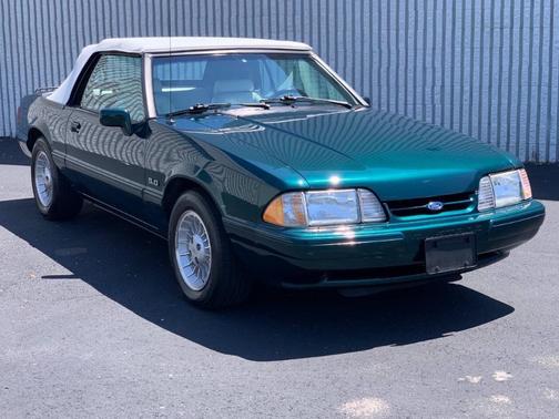 1990 Ford Mustang LX 5.0L Sport