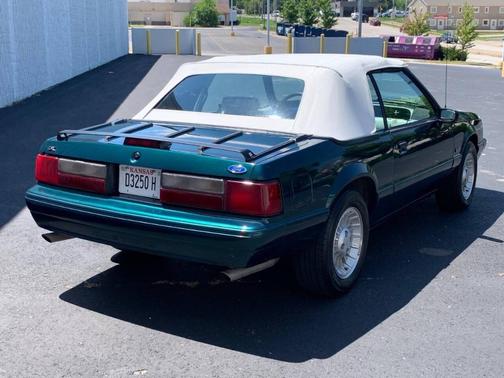 1990 Ford Mustang LX 5.0L Sport