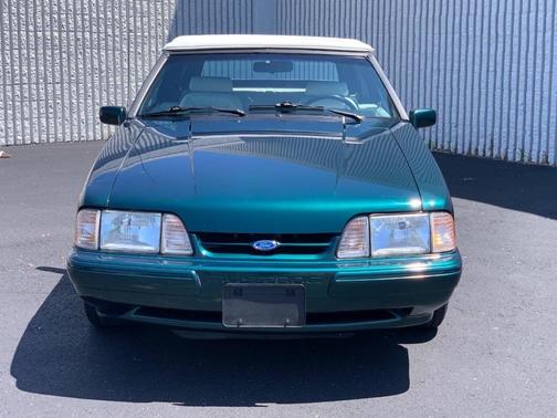 1990 Ford Mustang LX 5.0L Sport