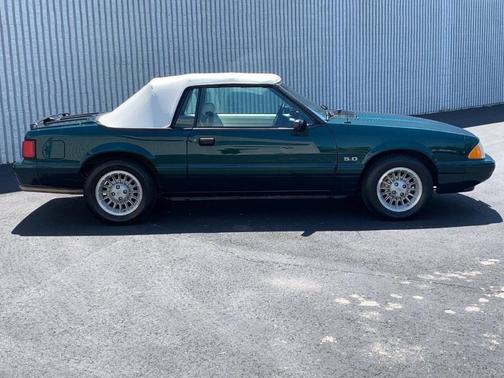 1990 Ford Mustang LX 5.0L Sport