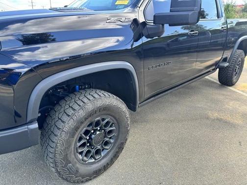 2025 Chevrolet Silverado 2500 4WD Crew Cab Standard Bed ZR2