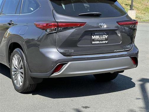 2022 Toyota Highlander Platinum