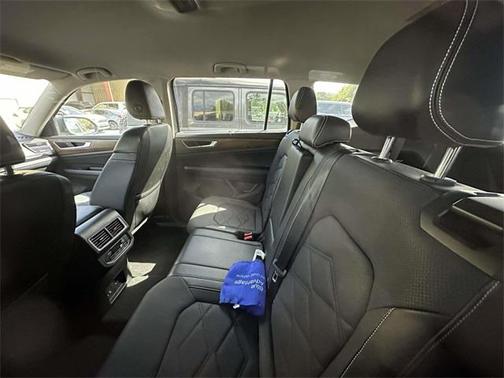 2024 Volkswagen Atlas 2.0T SE w/Technology 4MOTION
