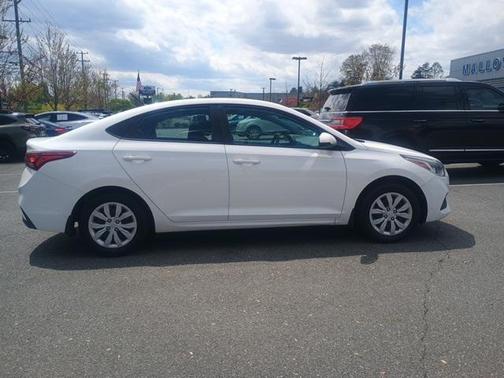 2022 Hyundai Accent SE