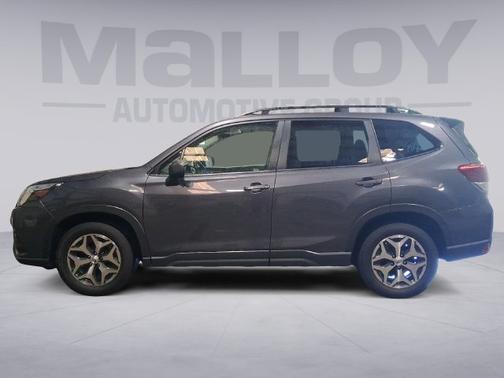 Magnetite Gray Metallic 2024 Subaru Forester PREMIUM
