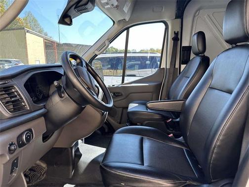2022 Ford Transit-250 Base