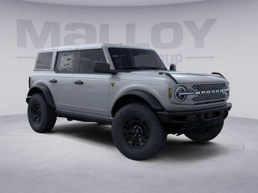 Avalanche Gray 2026 Ford Bronco Badlands