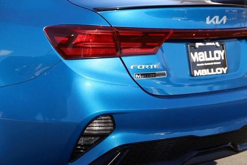 Photo 3 of 41 of 2022 Kia Forte GT-Line