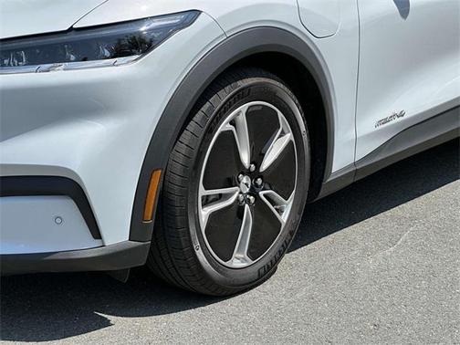 2022 Ford Mustang Mach-E Select