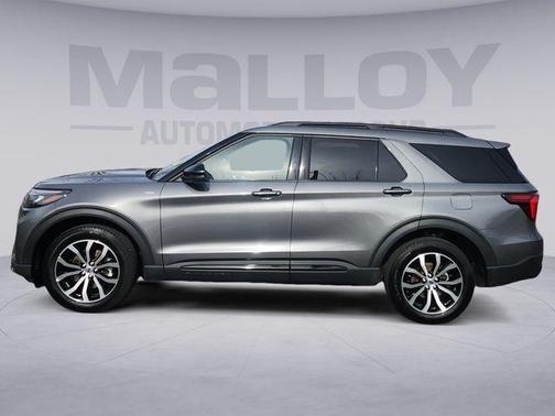 CARBONIZED GRAY METALLIC 2025 Ford Explorer ST-LINE