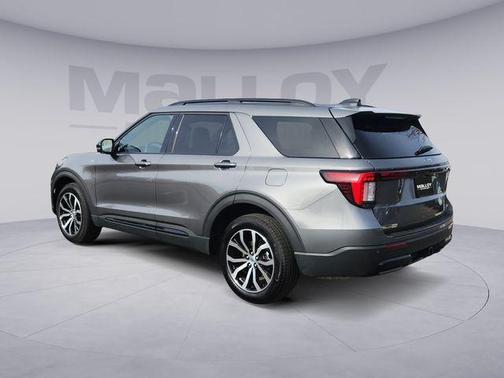 CARBONIZED GRAY METALLIC 2025 Ford Explorer ST-LINE
