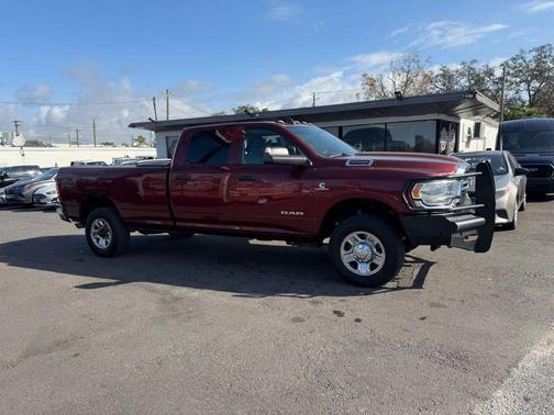 2019 RAM 2500 Tradesman Crew Cab 4x4 8' Box