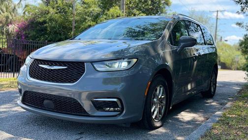 Ceramic Gray Clearcoat 2021 Chrysler Pacifica Touring