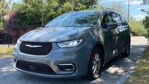 Ceramic Gray Clearcoat 2021 Chrysler Pacifica Touring