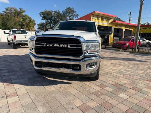 2020 RAM 2500 Big Horn Crew Cab 4X4 6'4' Box