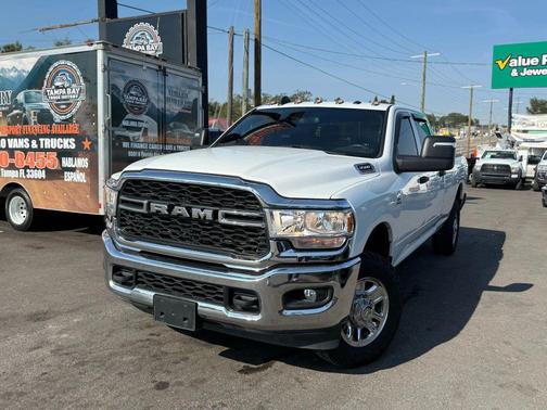 2023 RAM 3500 Tradesman Crew Cab 4x4 8' Box