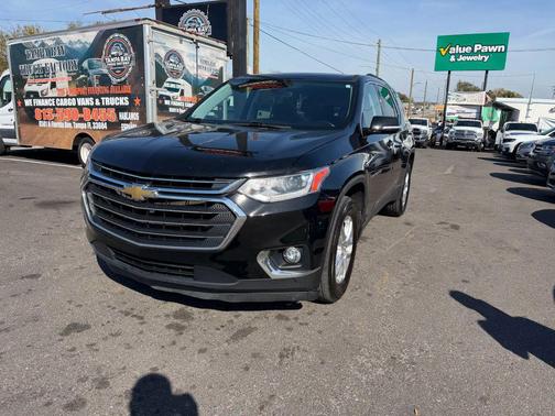 Mosaic Black Metallic 2020 Chevrolet Traverse LT Cloth