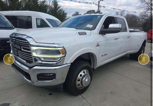 Bright White Clearcoat 2021 RAM 3500 Laramie Crew Cab 4x4 8' Box