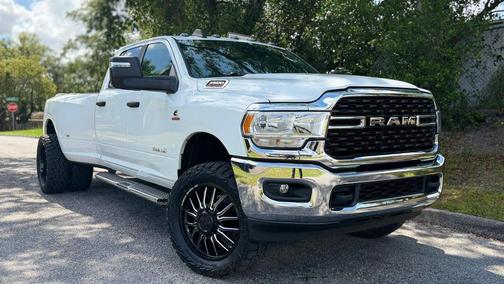 Bright White Clearcoat 2024 RAM 3500 Big Horn Crew Cab 4x4 8' Box