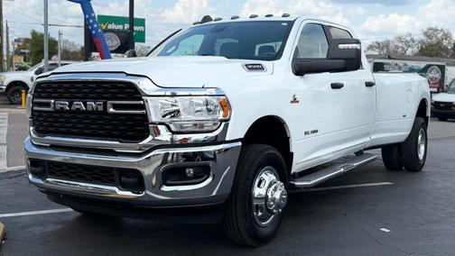 Bright White Clearcoat 2024 RAM 3500 Big Horn Crew Cab 4x4 8' Box