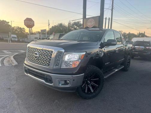 2017 Nissan Titan SV