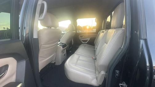 2017 Nissan Titan SV