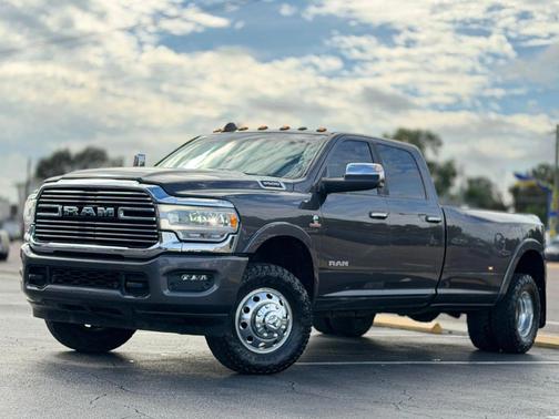 2021 RAM 3500 Laramie Crew Cab 4x4 8' Box