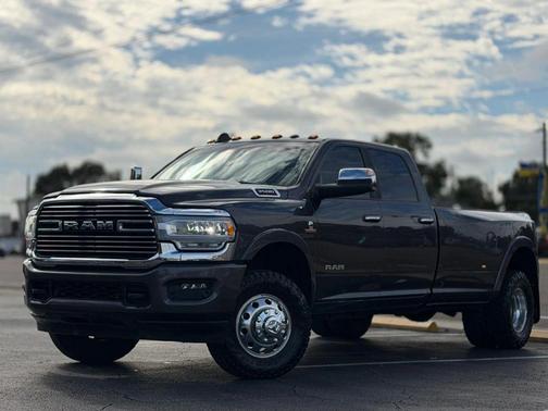 2021 RAM 3500 Laramie Crew Cab 4x4 8' Box