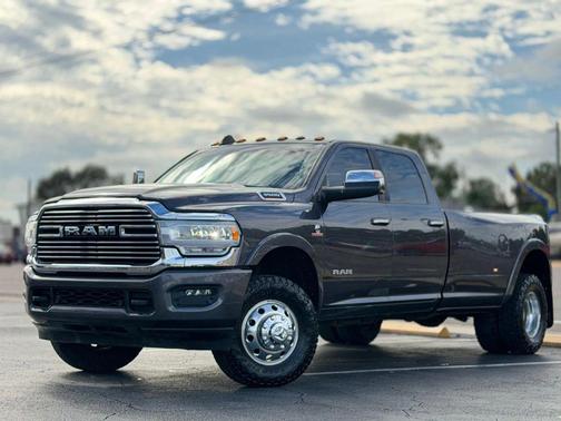 2021 RAM 3500 Laramie Crew Cab 4x4 8' Box