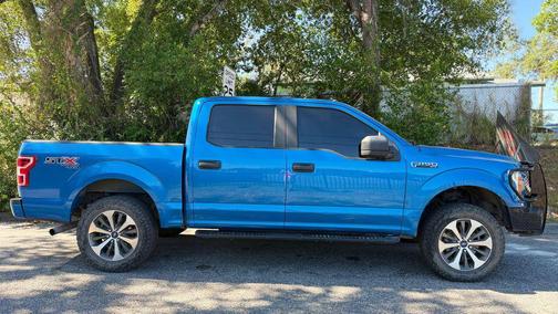 Velocity Blue Metallic 2019 Ford F-150 XL