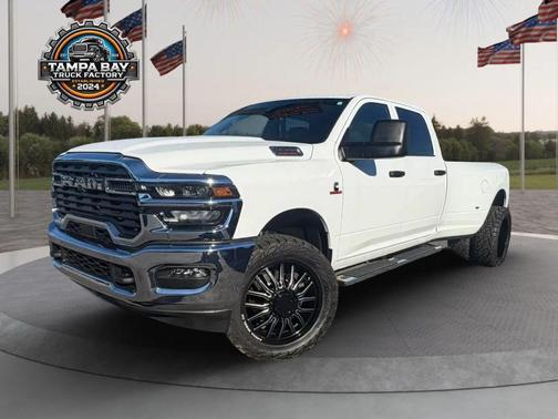 Bright White Clearcoat 2025 RAM 3500 Tradesman Crew Cab 4x4 8' Box