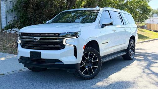 Iridescent Pearl Tricoat 2021 Chevrolet Suburban RST