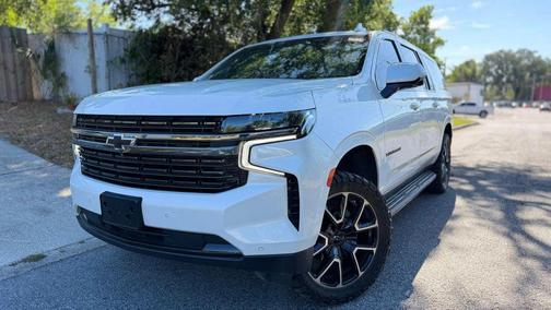 Iridescent Pearl Tricoat 2021 Chevrolet Suburban RST