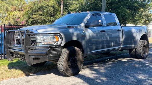 2022 RAM 3500 Tradesman Crew Cab 4x4 8' Box